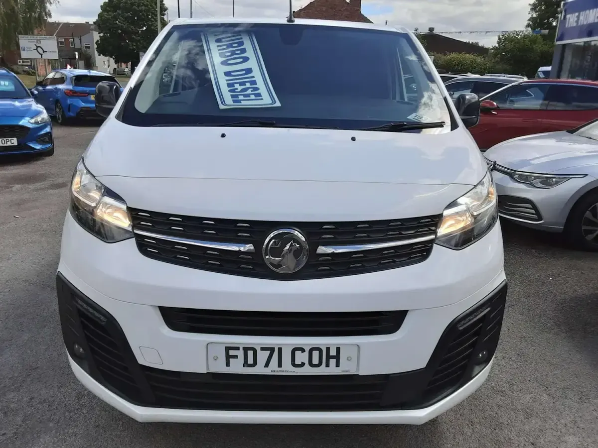 Used Vauxhall Vivaro Sportive 120 HP (88 kW) 2022 White MPV