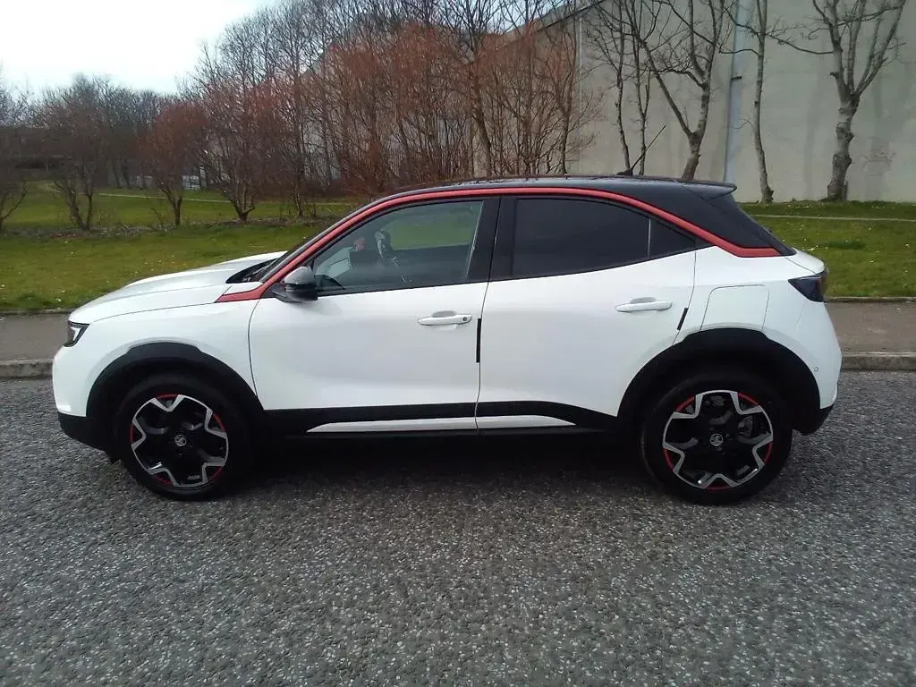 Used Vauxhall Mokka SRi 99 HP (72 kW) 2021 White SUV
