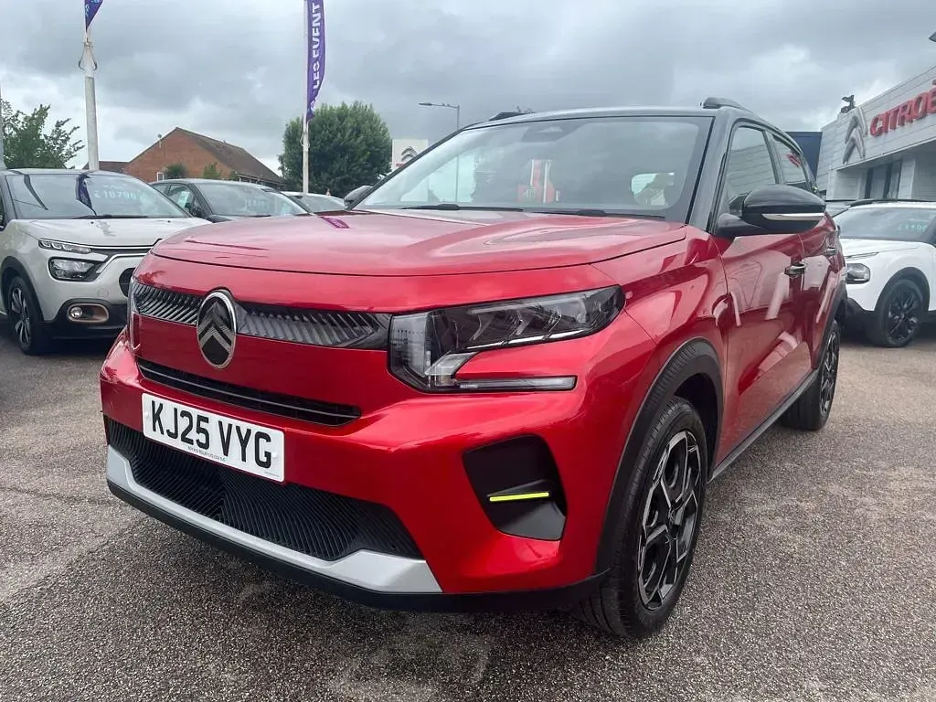 Used Citroën C3 101 HP (74 kW) 2025 Red SUV