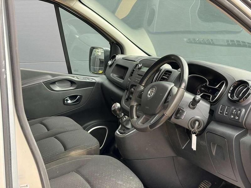 Used Vauxhall Vivaro Sportive 120 HP (88 kW) 2019 Silver MPV