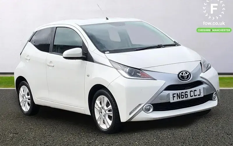 Used Toyota Aygo X-pure 69 HP (50 kW) 2016 Hatchback