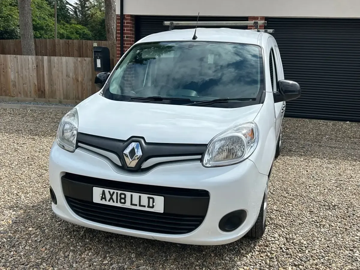Usado Renault Kangoo Business 2018 Blanco Monovolumen