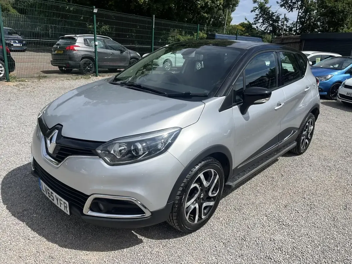Used Renault Captur Dynamique 90 HP (66 kW) 2015 Silver SUV