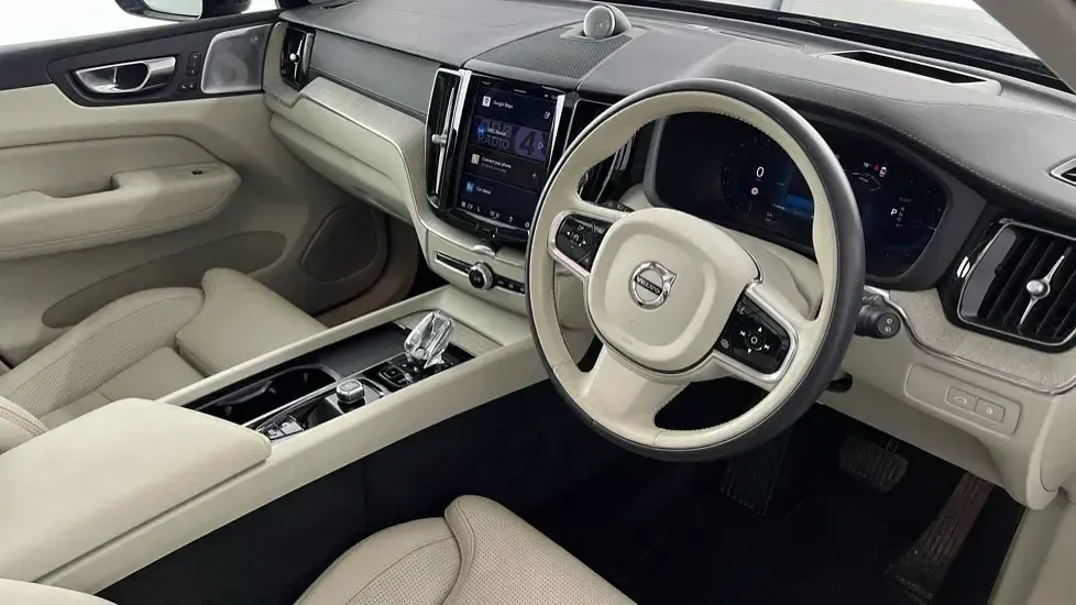 Second-hand Volvo XC60 Ultimate 449 CP (330 kW) 2022 Albastru SUV