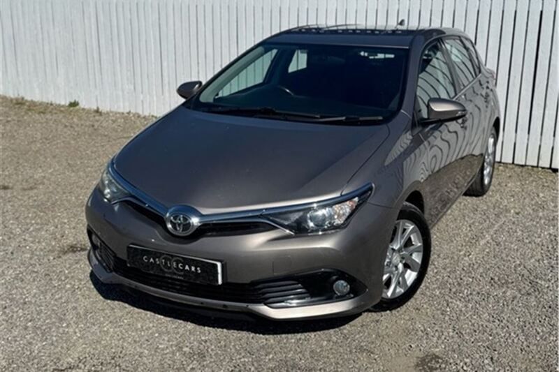 Bronze Used 2016 Toyota Auris Business Edition Hatchback | £6,495 (Fair price) - Image 1/1