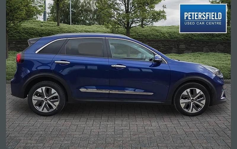 Used Kia e-Niro 150 kW (204 HP) 2022 Blue SUV