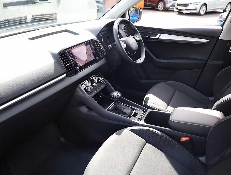 Used Skoda Karoq SE 150 HP (110 kW) 2025 Moon white metallic SUV