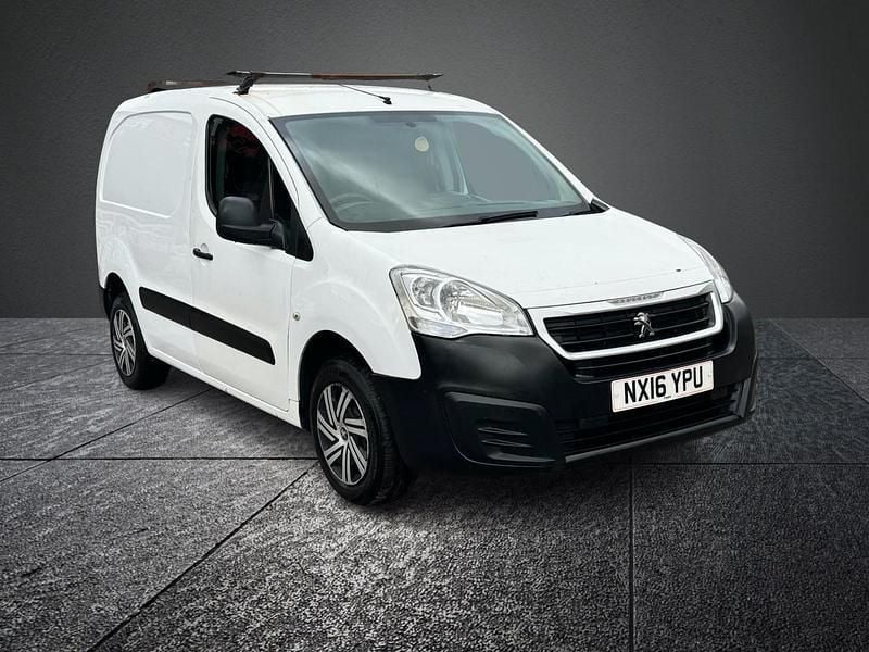 White Used 2016 Peugeot Partner S MPV | £2,995 (Good price) - Image 1/4