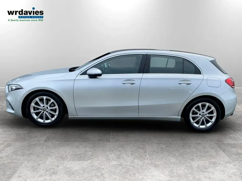 Używany Mercedes A200 Executive 163 KM (119 kW) 2021 Srebrny Hatchback