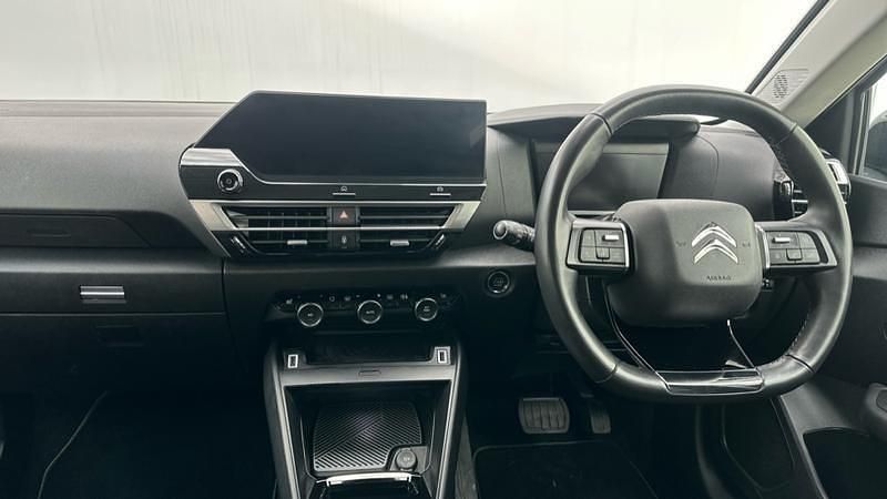 Used Citroën e-C4 Shine 100 kW (136 HP) 2022 White Hatchback