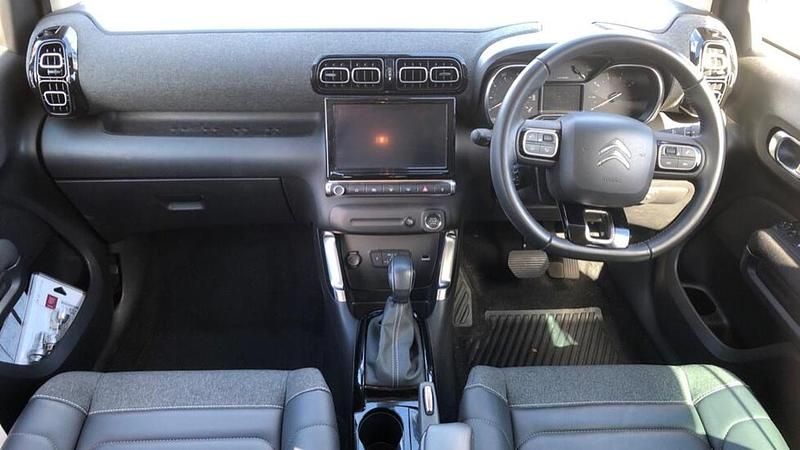 Used Citroën C3 Aircross PureTech 128 HP (94 kW) 2023 Red SUV