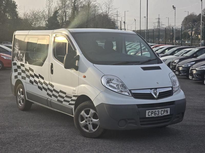 Used Vauxhall Vivaro 115 HP (84 kW) 2014 White MPV