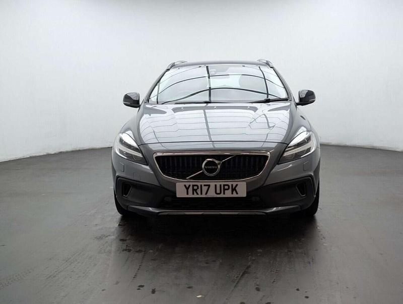 Usado Volvo V40 Pro 152 HP (111 kW) 2017 Cinzento Citadino