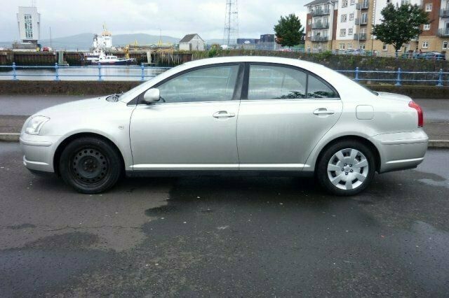 Used Toyota Avensis 127 HP (93 kW) 2004 Sedan