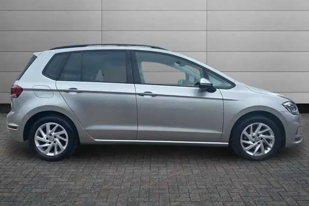 Used VW Golf VII Match 150 HP (110 kW) 2019 Tungsten silver Hatchback