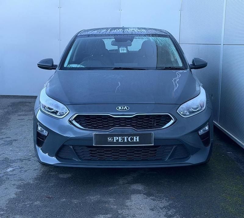 Grey Used 2021 Kia Ceed 2 Hatchback | £11,495 (Fair price) - Image 1/4