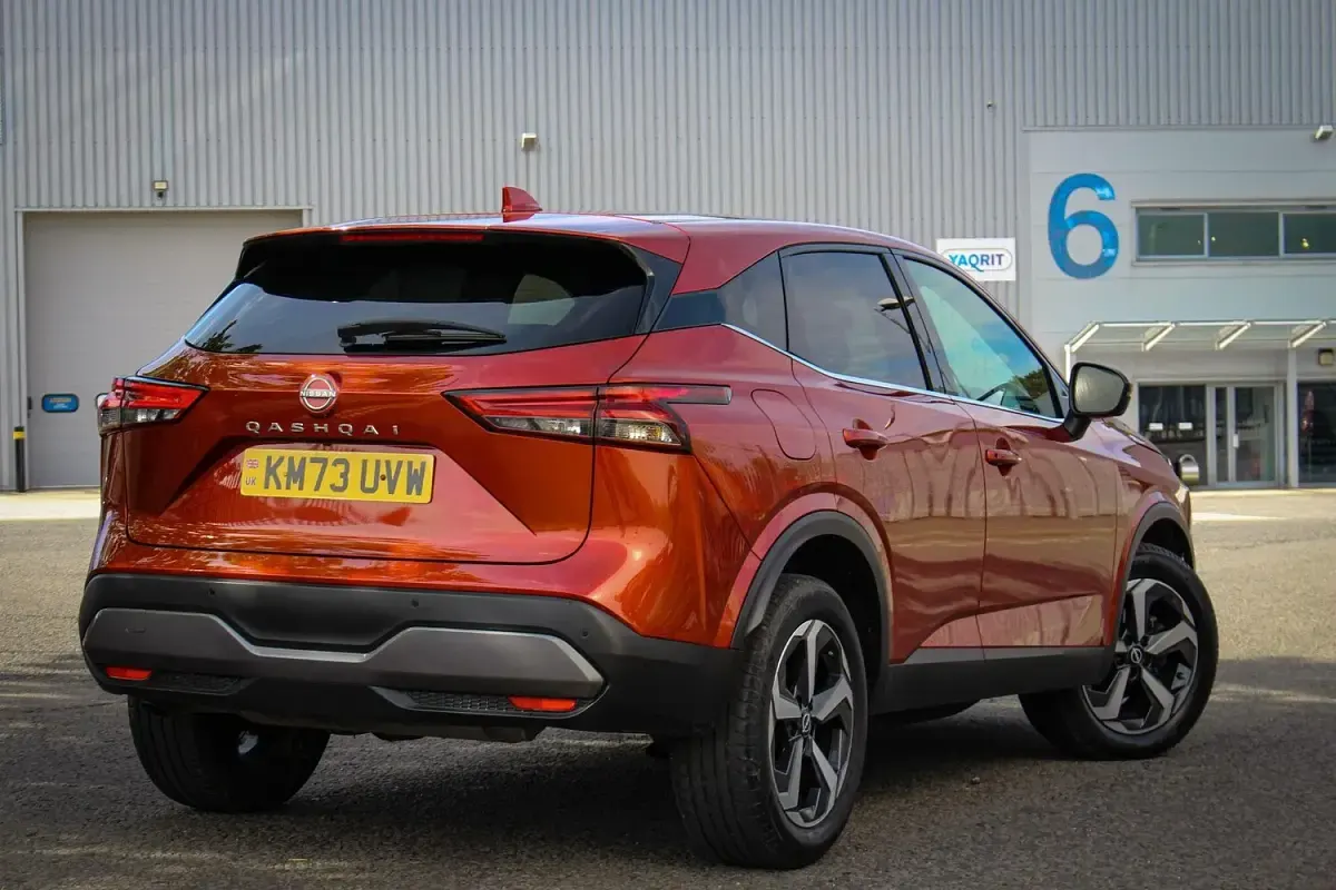 Used Nissan Qashqai N-Connecta 158 HP (116 kW) 2023 Red SUV
