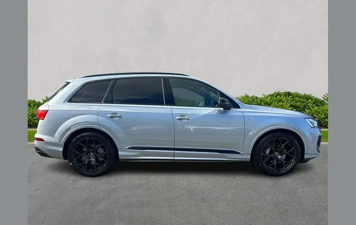 Used Audi Q7 Black Edition 340 HP (250 kW) 2025 Silver SUV