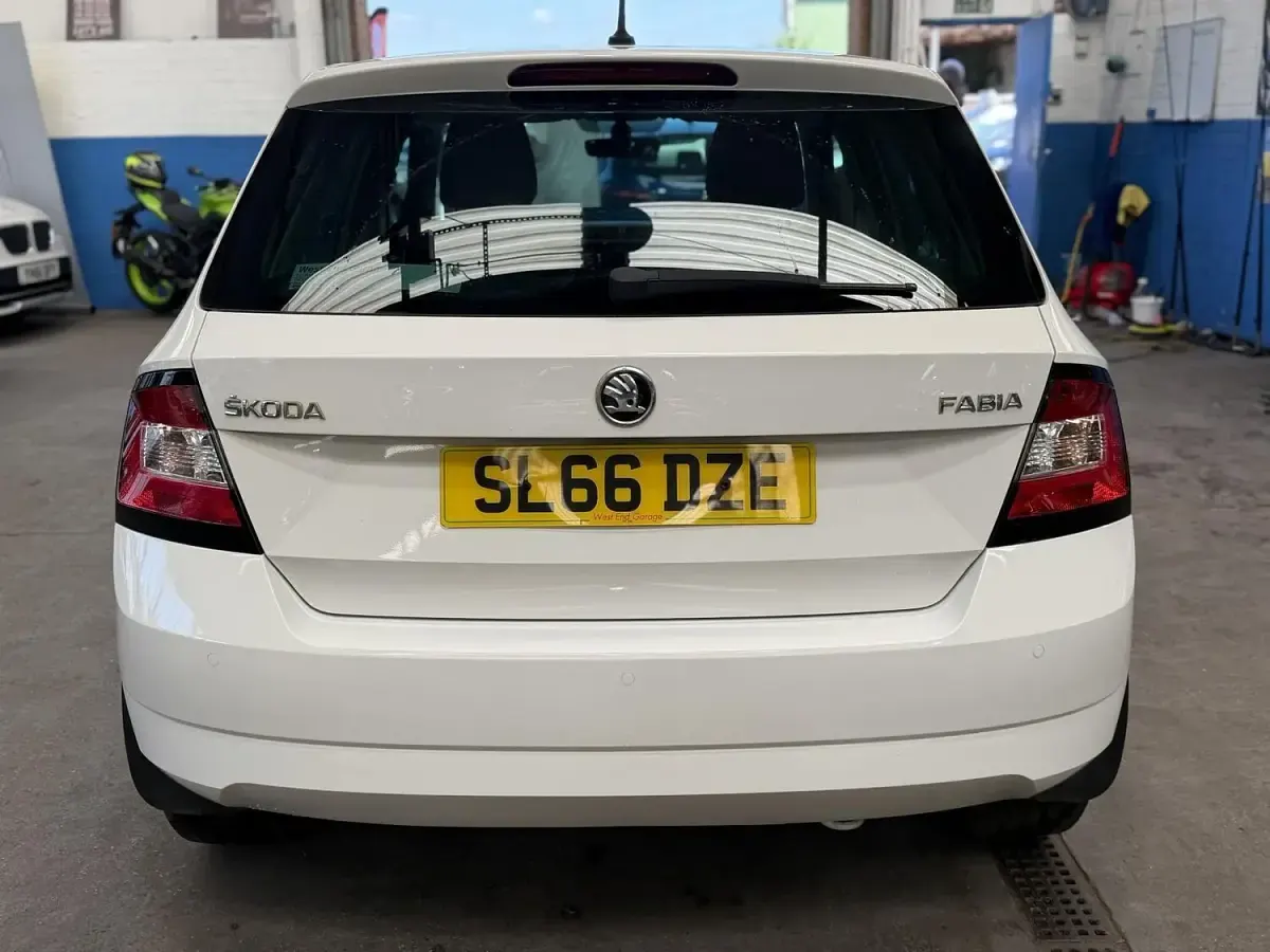 Used Skoda Fabia SE L 110 HP (80 kW) 2016 White Hatchback