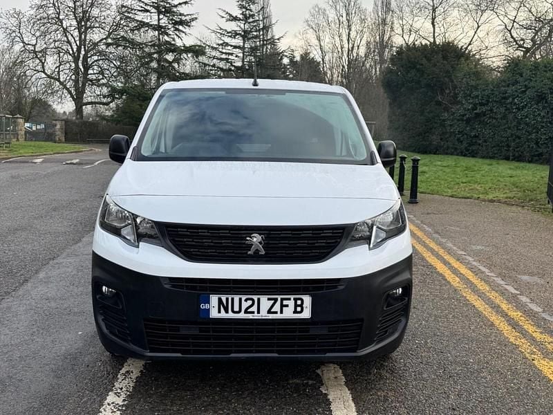 Used Peugeot Partner 131 HP (96 kW) 2021 White MPV
