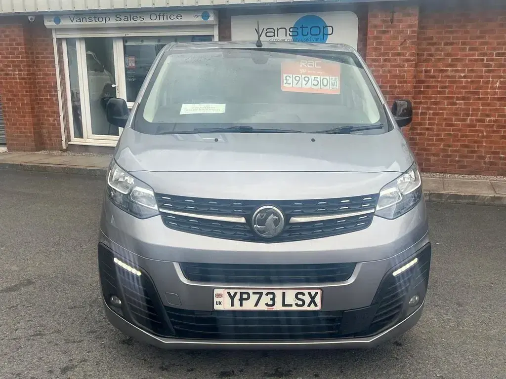Used Vauxhall Vivaro S 120 HP (88 kW) 2023 Grey MPV