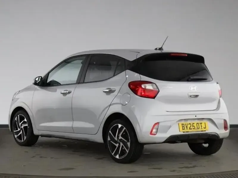 Usado Hyundai i10 Premium 79 HP (58 kW) 2025 Cinzento Citadino