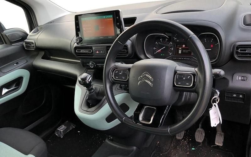 Used Citroën Berlingo Flair 131 HP (96 kW) 2020 Blue MPV