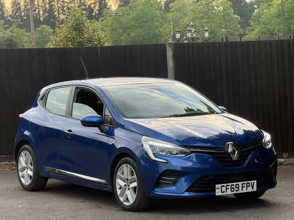 Used Renault Clio V Play 2020 Blue Hatchback