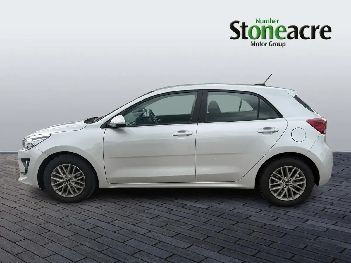 Used Kia Rio 84 HP (61 kW) 2022 Silver Hatchback