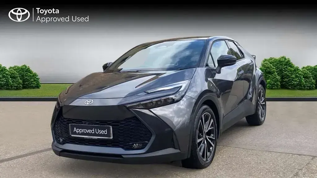 Used Toyota C-HR 140 HP (102 kW) 2025 Decuma grey SUV