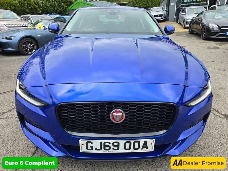 Used Jaguar XE SE 180 HP (132 kW) 2019 Blue Sedan