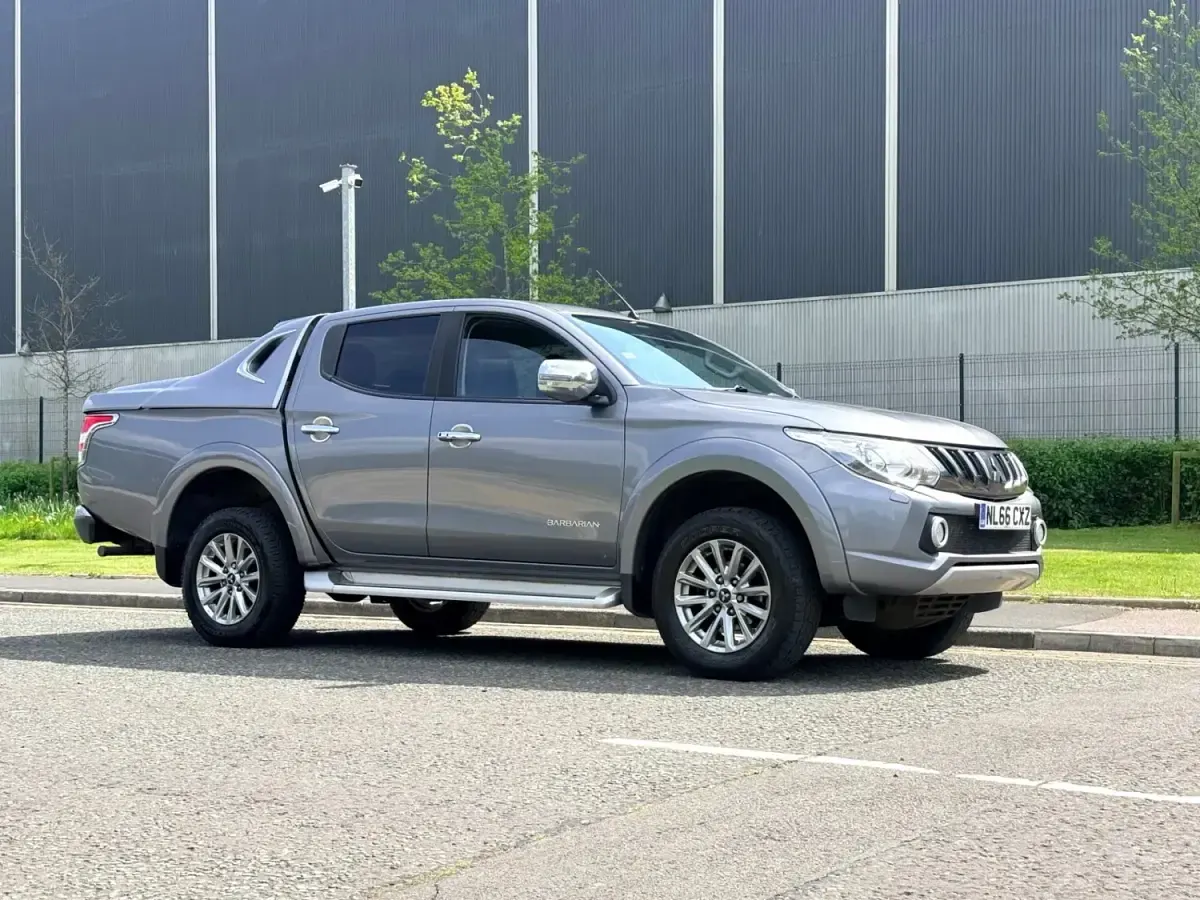 Second-hand Mitsubishi L200 178 CP (130 kW) 2016 Gri Pickup