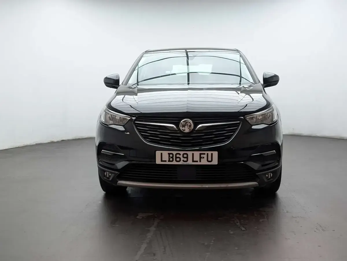 Used Vauxhall Grandland X Sport 130 HP (95 kW) 2019 Black SUV
