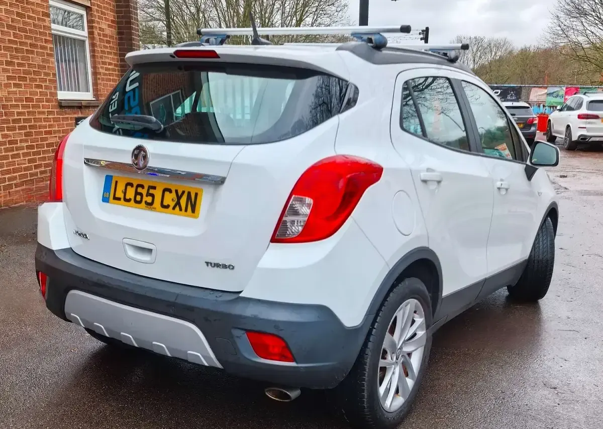 Used Vauxhall Mokka 140 HP (102 kW) 2015 White SUV