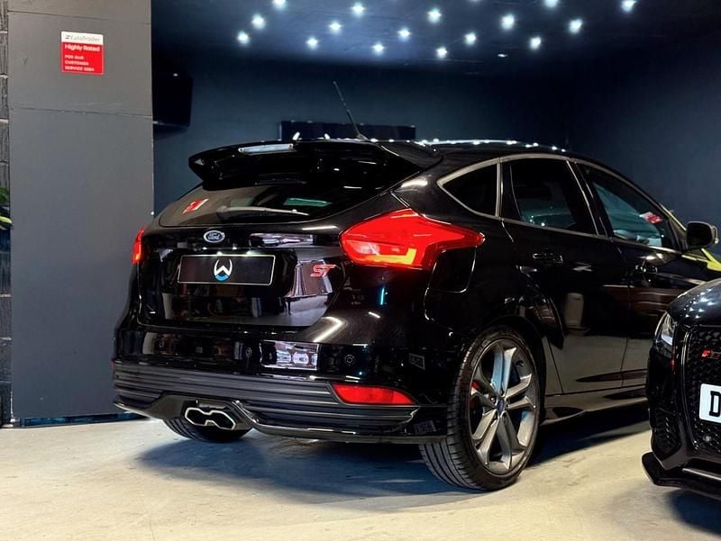 Used Ford Focus ST 185 HP (136 kW) 2016 Black Hatchback