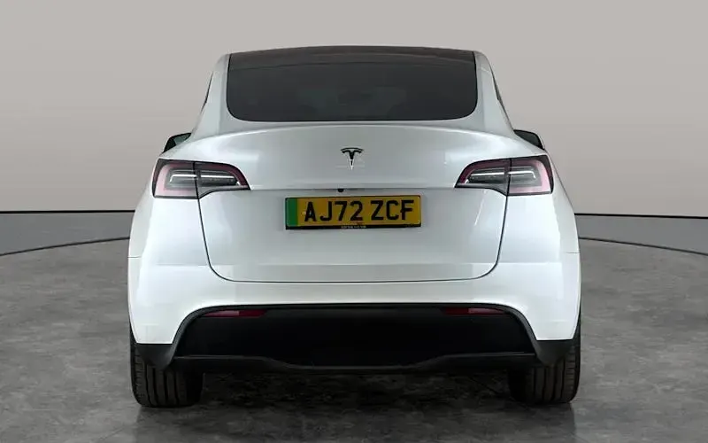 Used Tesla Model Y Standard Range 254 kW (346 HP) 2023 White SUV