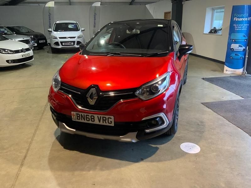 Used Renault Captur Play 2018 Red SUV