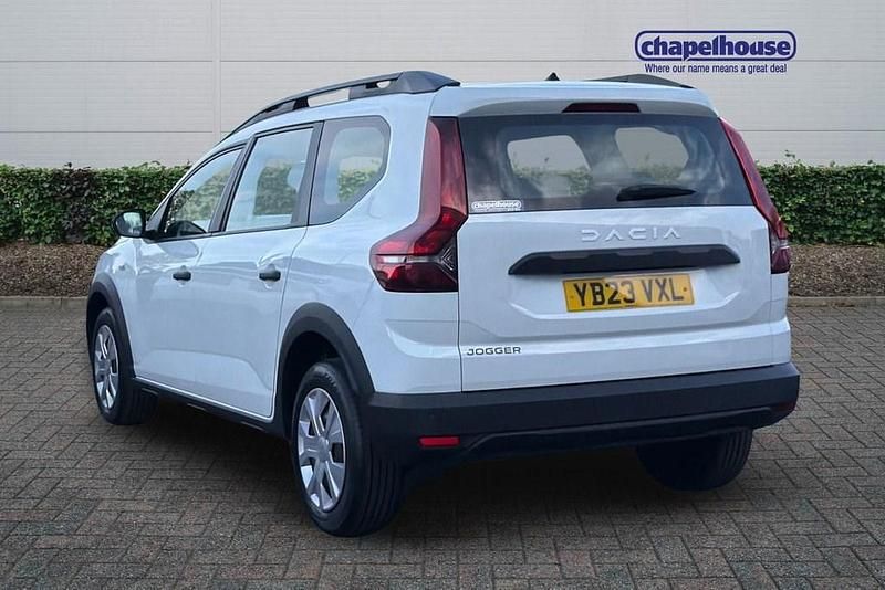 Second-hand Dacia Jogger Essentiel 110 CP (80 kW) 2023 Alb Monovolum
