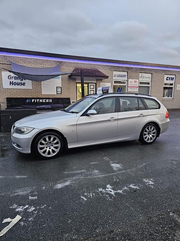 Silver Used 2006 BMW 320 Estate | £1,895 (Good price) - Image 1/3