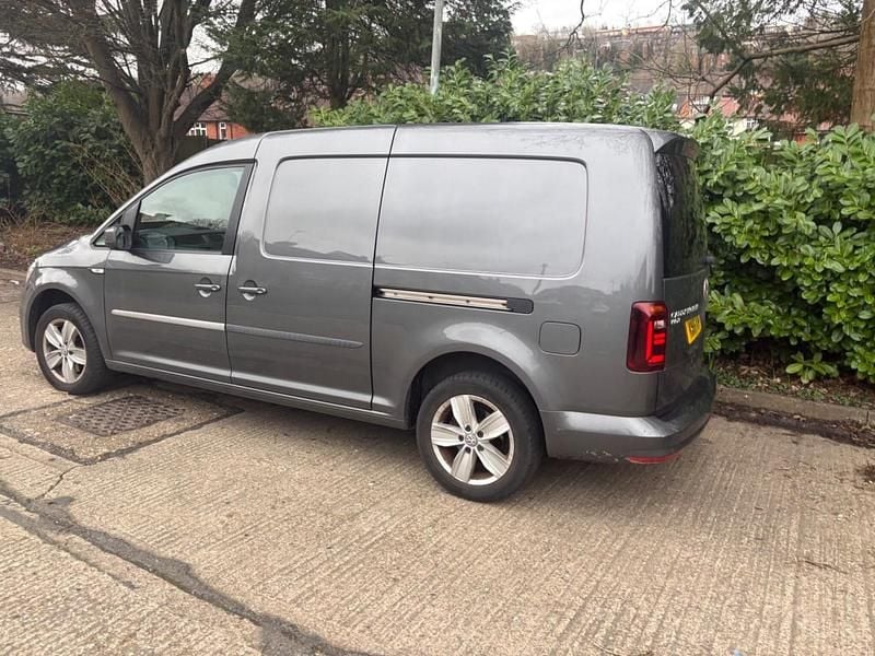 Used VW Caddy Maxi Highline 150 HP (110 kW) 2016 Grey MPV