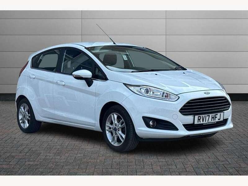 White Used 2017 Ford Fiesta Zetec Hatchback | £6,251 (Good price) - Image 1/4
