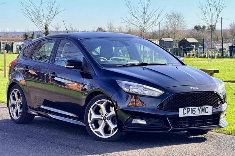Used Ford Focus ST 185 HP (136 kW) 2016 Black Hatchback
