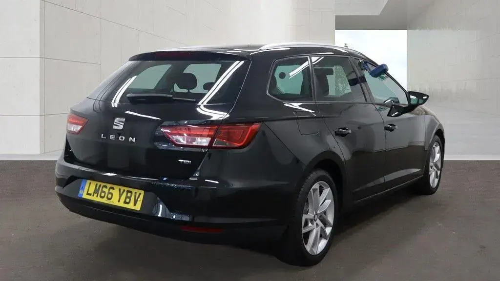 Used Seat Leon SE Dynamic 110 HP (80 kW) 2016 Black Estate