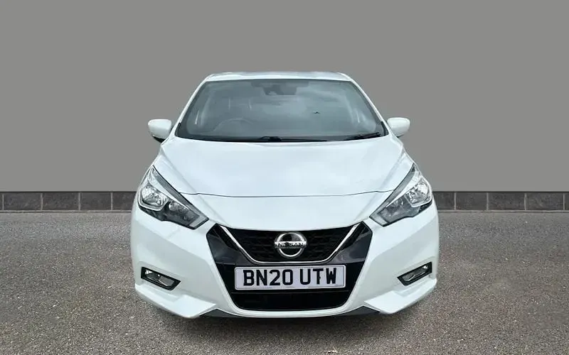 Usado Nissan Micra Tekna 101 HP (74 kW) 2020 Branco Citadino