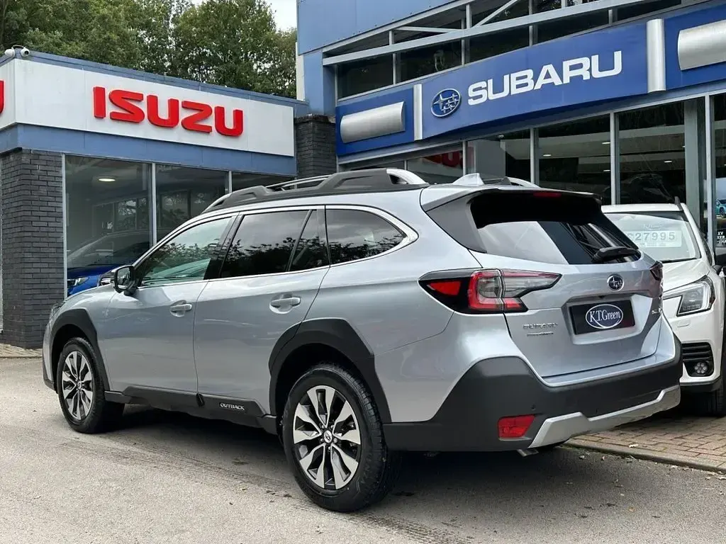 New Subaru Outback 180 HP (132 kW) 2026 Gold Estate