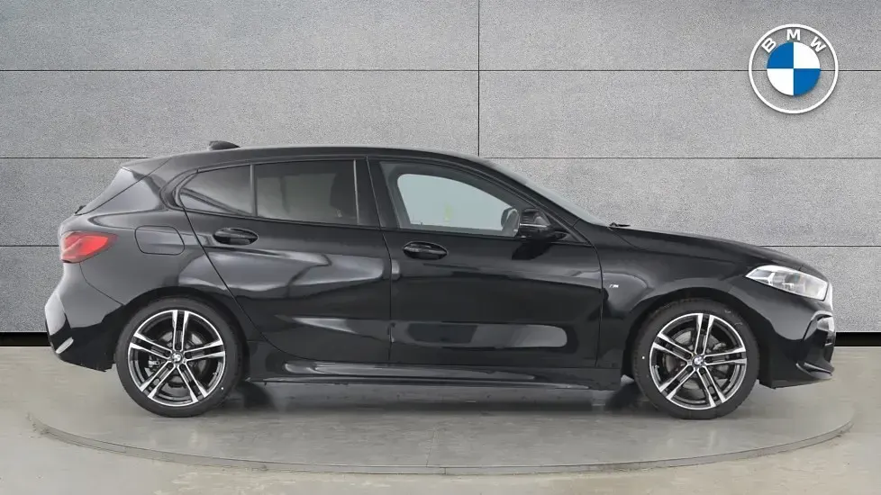Used BMW 118 M Sport 134 HP (98 kW) 2023 Black Hatchback