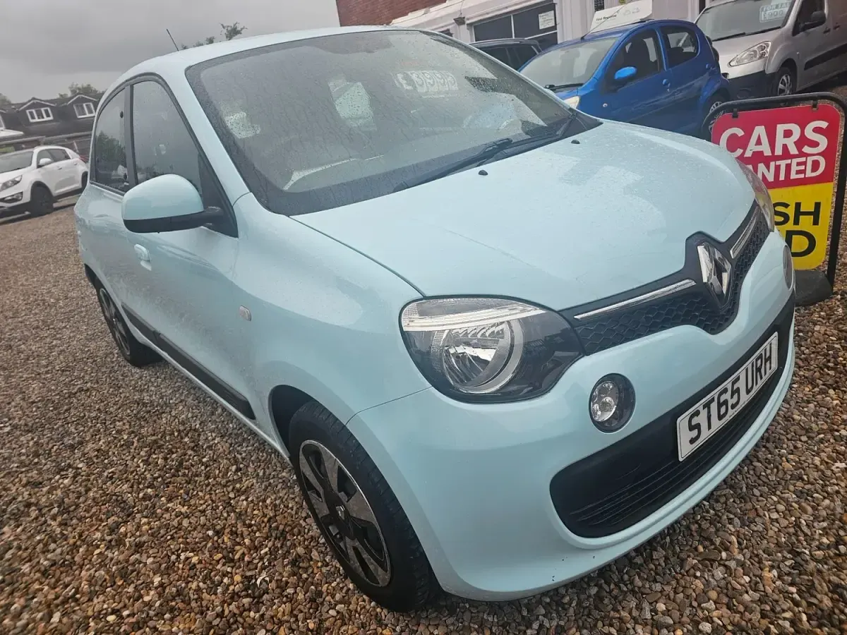 Used Renault Twingo Play 70 HP (51 kW) 2015 Blue Hatchback