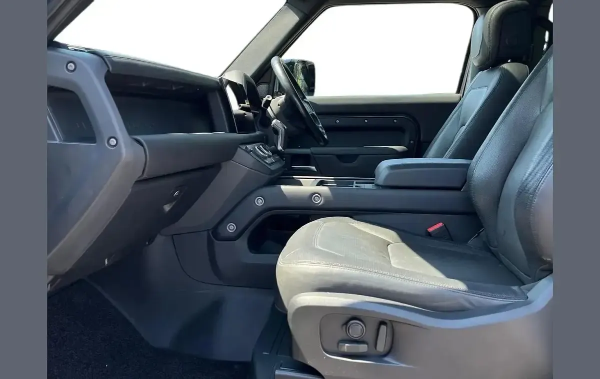 Used Land Rover Defender HSE Dynamic 245 HP (180 kW) 2023 Grey SUV