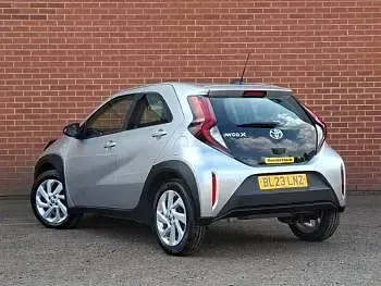Used Toyota Aygo X PURE 72 HP (52 kW) 2023 Silver SUV