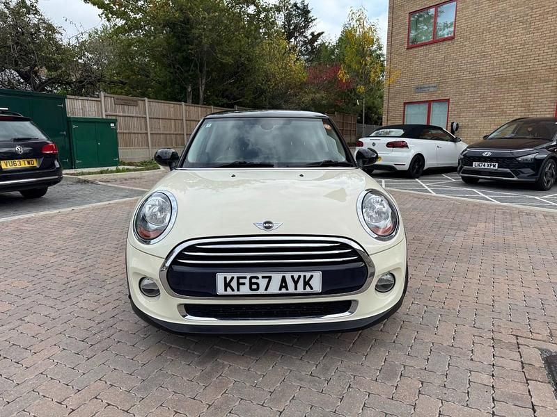 Used Mini Cooper 2018 White Hatchback